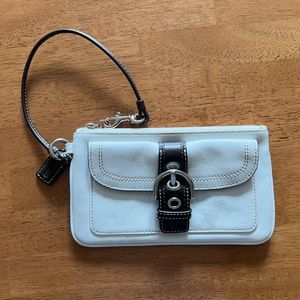 COACH WRISTLET/ CLUTCH